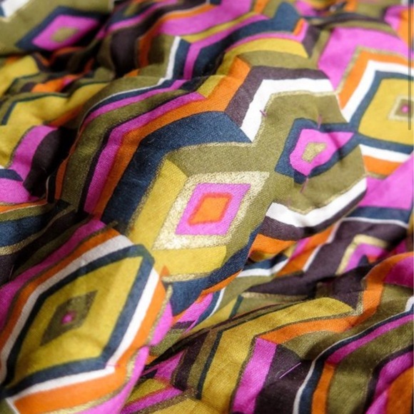 Erica Tanov Queen Quilt & 2 King Pillow Cases & 2 Throw Pillows Echoed Zig Zag - Picture 6 of 12